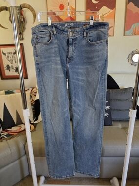 Red Ale Men's Relaxed Fit Jeans in Light Blue Wash